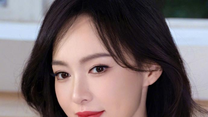 王家卫说唐嫣很装，大导演背后说人，你咋看