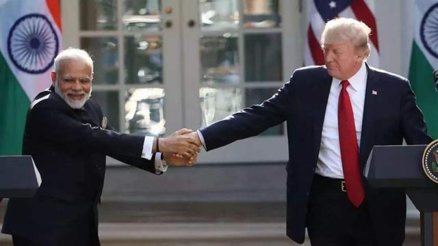 中印防长刚谈完，特朗普解莫迪燃眉之急，让印军10年无后顾之忧？