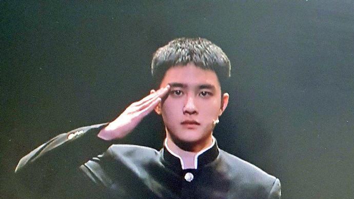 指尖的诗，心灵的触动——都暻秀的手指，好看到让人沉醉