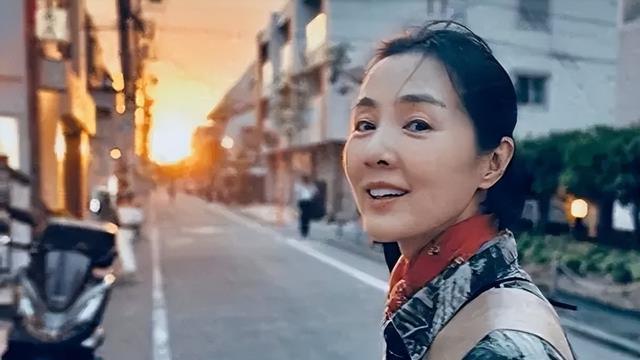 一脱成名却是娱乐圈最干净女星，把汤唯都比下去的她，至今零绯闻