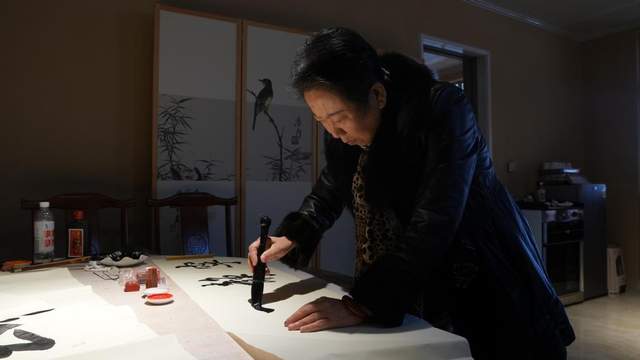 金凤区“悦益同行”文艺赋能乡村振兴采风创作活动走进田间地头