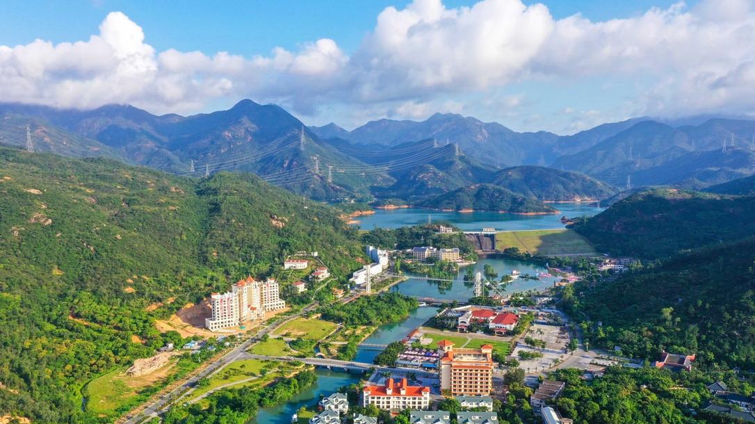 “酒旅协同”项目落地古兜温泉小镇，锦江助力共建世界级温泉度假地