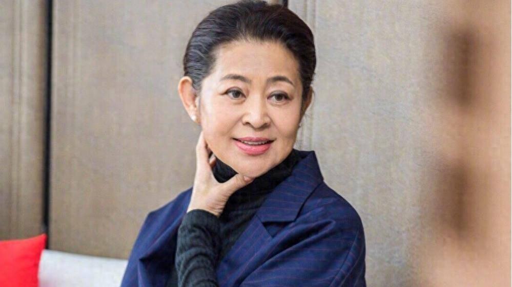 倪萍的救赎之路：四次情伤淬炼出的央视一姐人生课