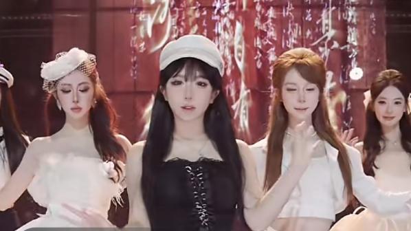 呆妹儿圆梦“女团”首秀，放下鼠标跳热舞，“二次创业”大获成功