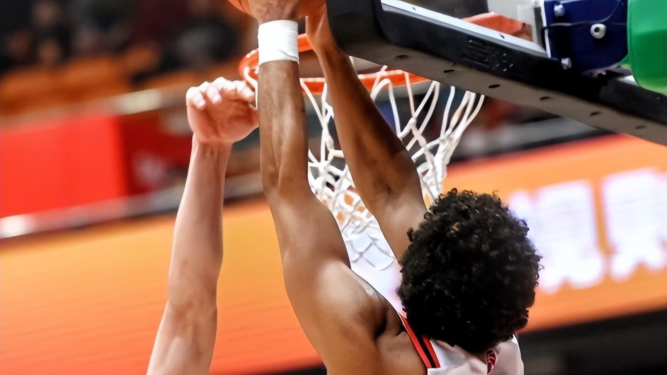 决赛再输广东！山东u22男篮被逆转，28分差惨败获得亚军，完美开局又有何用，山东男篮任重而道远！