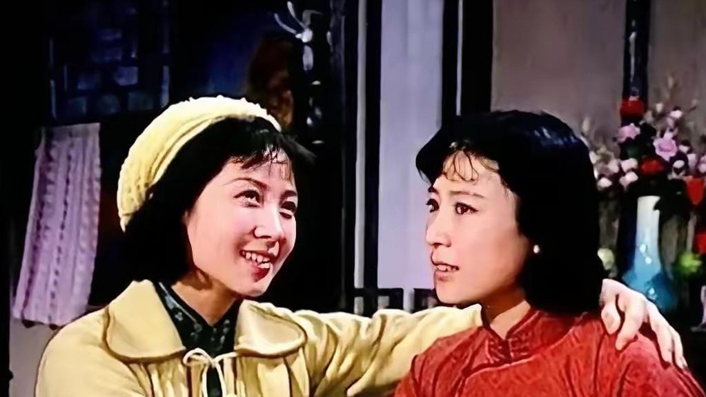 她曾是“上影一枝花”，出身显赫却低调与丈夫恩爱一生，风采依旧