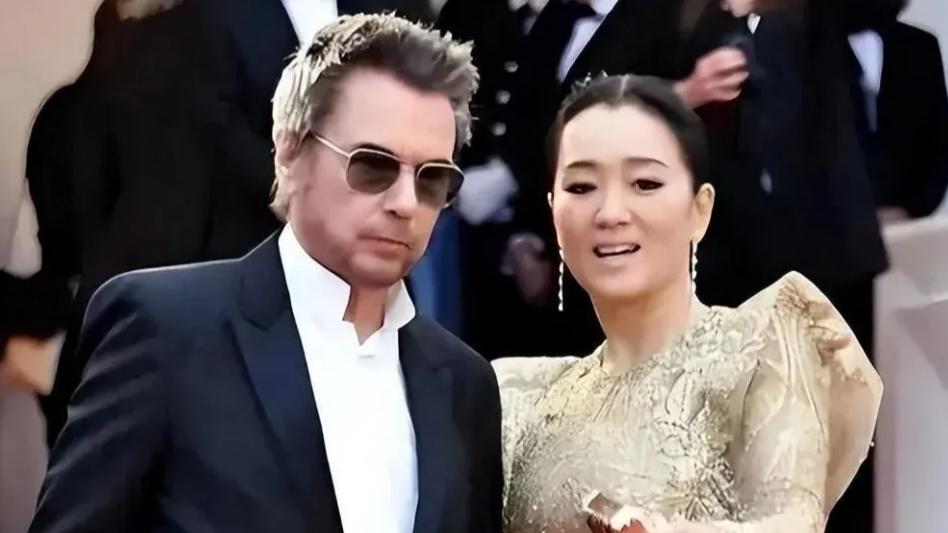“薪水5亿求婚闪婚，巩俐与米歇尔打破18岁年龄差，爱情跨越时空背后