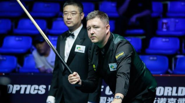 斯诺克战报！中国双星不同命，丁俊晖连胜，斯佳辉落后，2冠王0-3