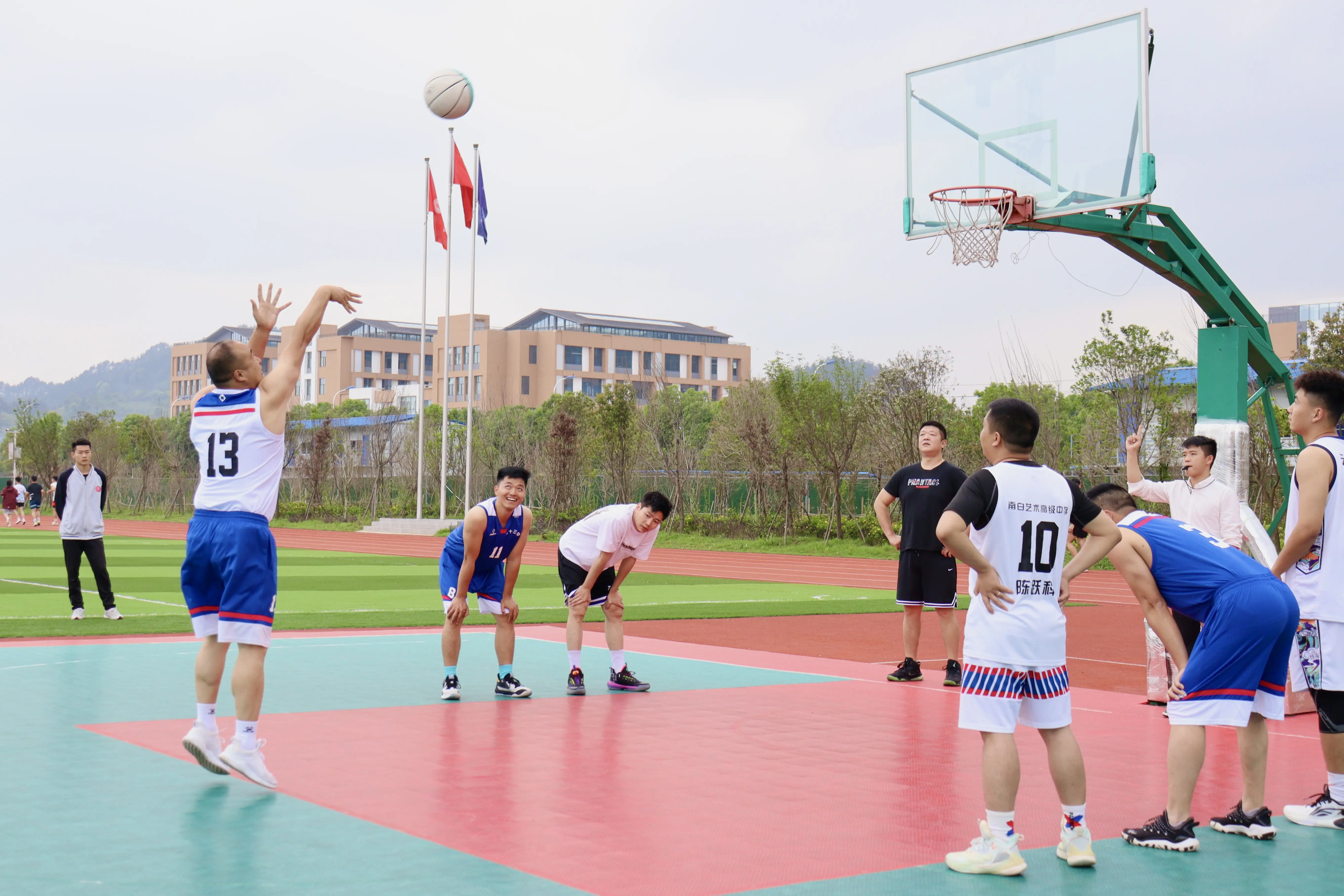 篮球不会说谎：从球场看透人性的4个瞬间