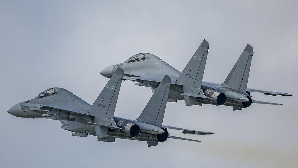 首次双海峡飞越。 宣布 " 远海训练将常态化” 被外媒解读为对美目同盟的正面警告！