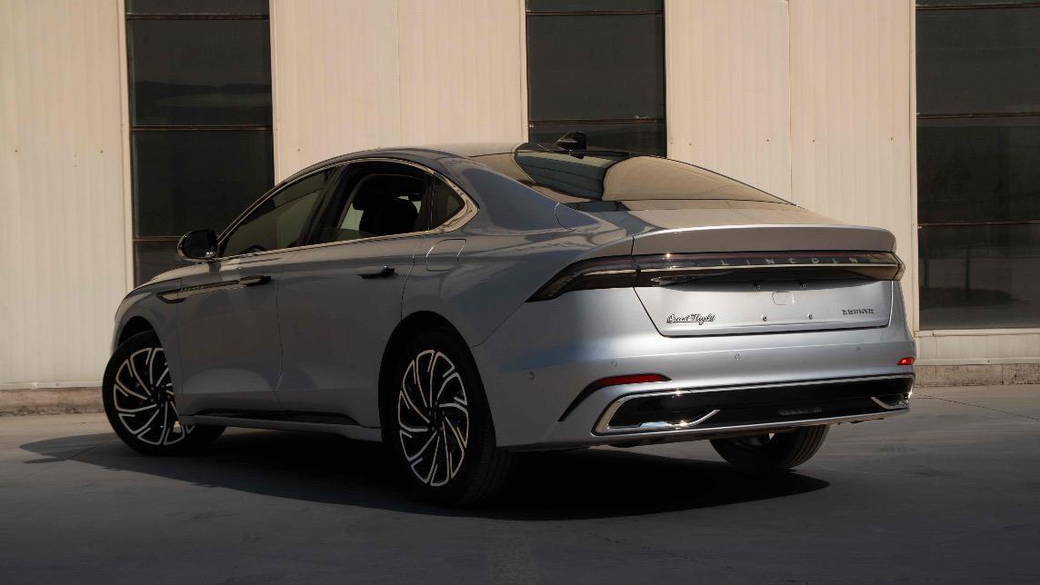 林肯Z的移动音乐厅：关上门只剩心跳和歌词