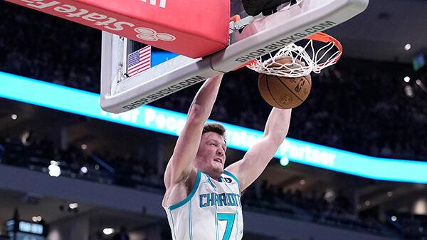 总亚军终于拿到第二胜！步行者3人得分20+，力克黄蜂终结8连败