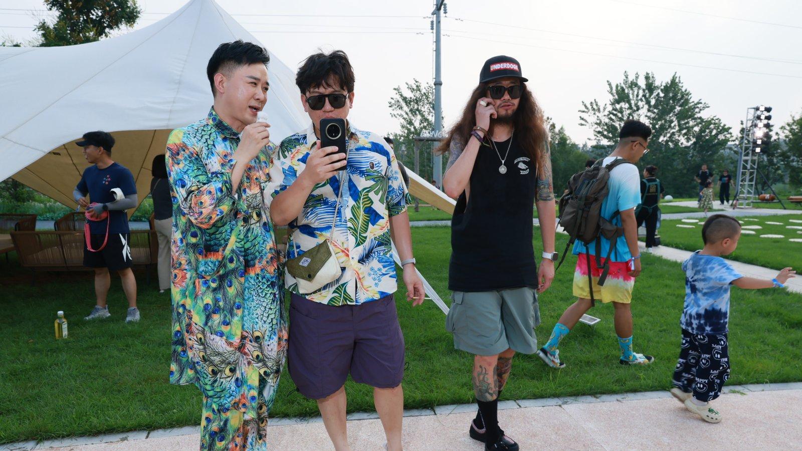 三好坏男孩北戴河见面会：孔雀哥哥爆笑脱口秀 热舞惊艳全场