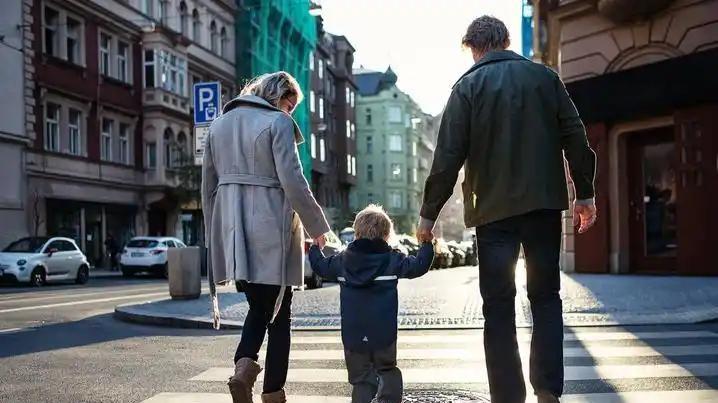 母子疏远是必然？真相扎心！学会“转弯”，让爱流动起来！