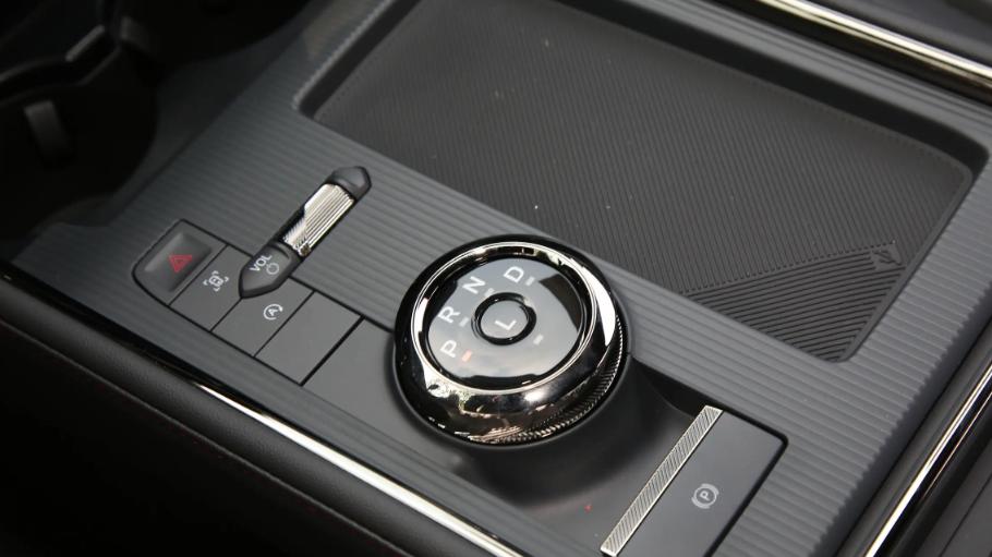 一口价12.58万起，买美系B级车，入门就是双联屏