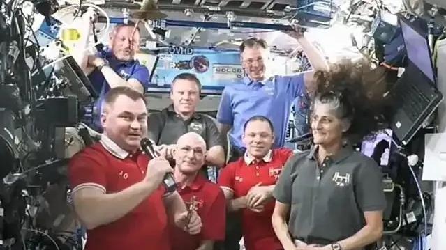 给人希望再让人失望！龙飞船发射取消，太空流浪美宇航员延期返回