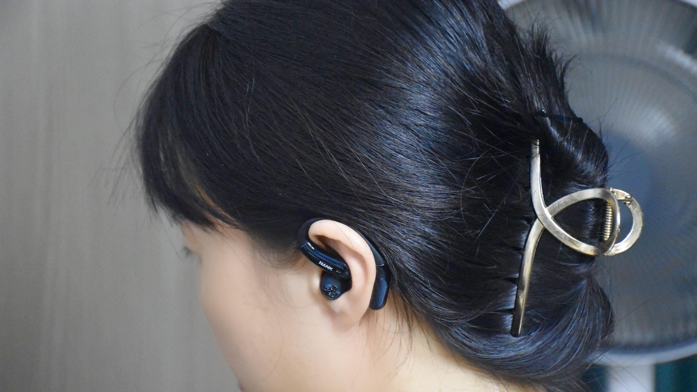 5.8g超轻 + 40小时续航 + 60ms低延迟：南卡 OE Nova 全能表现解析