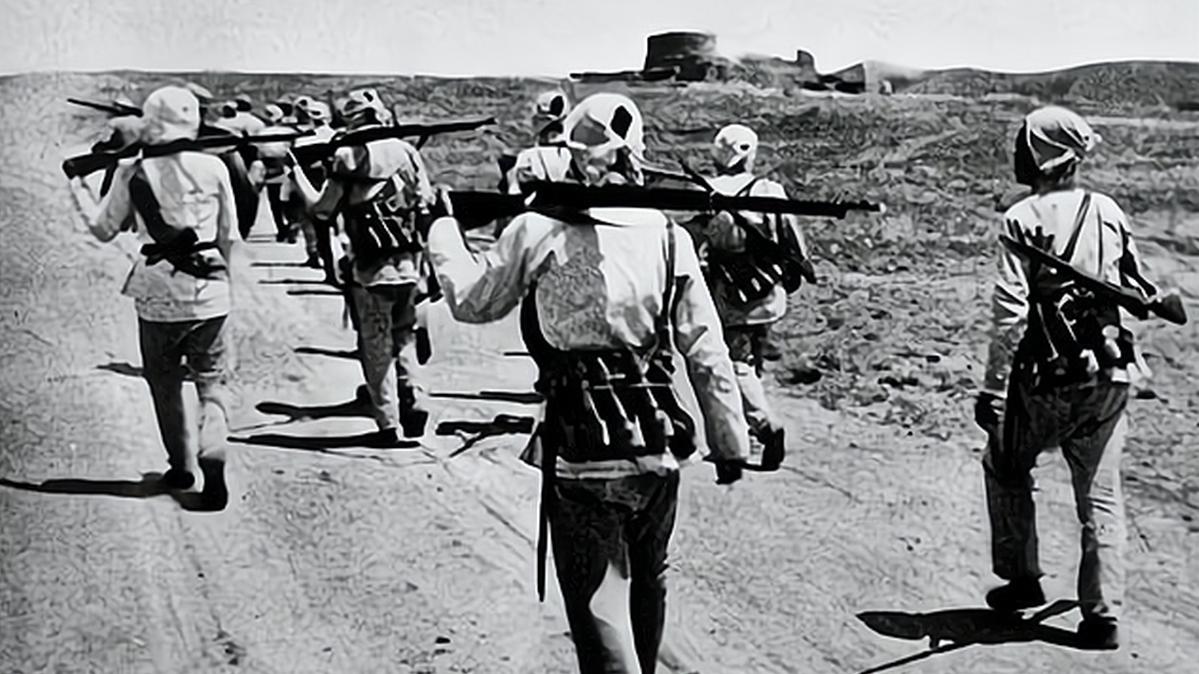 武林高手的抗日传奇：查拳传人暴打汉奸师兄，真实历史比武侠小说更精彩