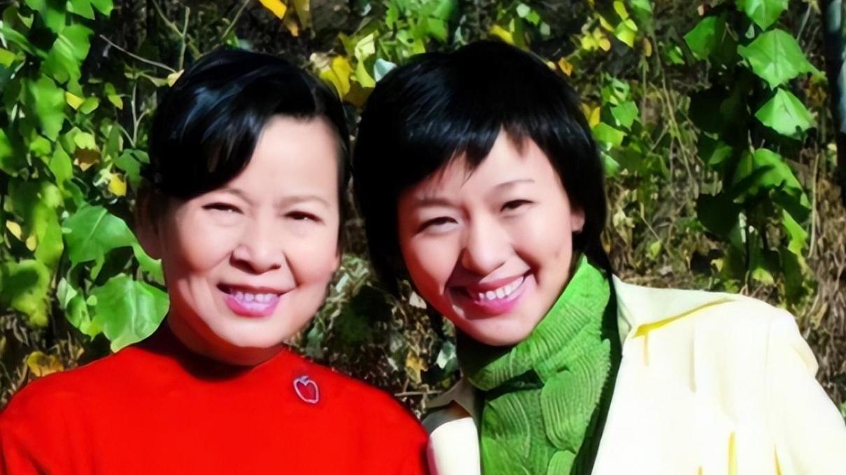 欧阳夏丹，央视国脸转身背后的亲情抉择