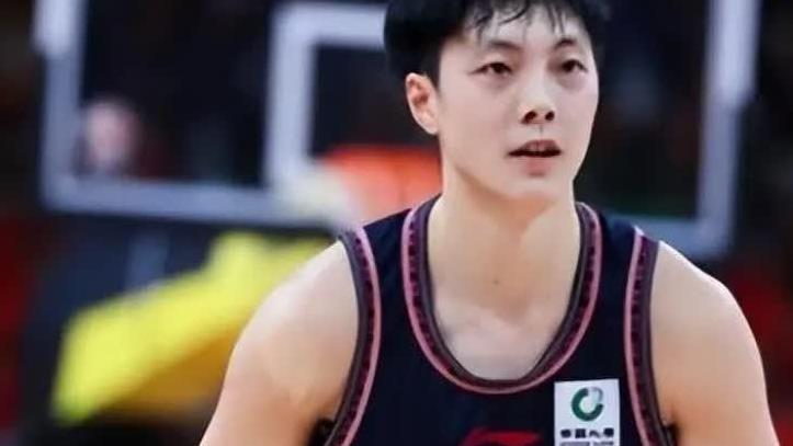 广东逆风翻盘！徐杰天神下凡，上海惜败梦碎季后赛