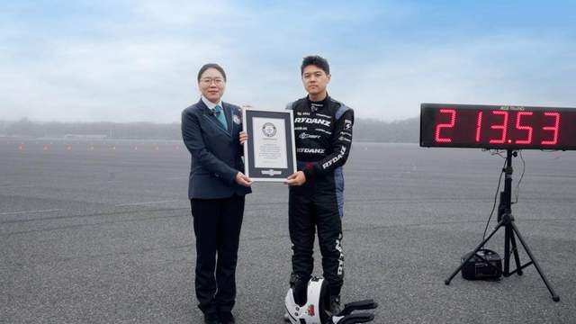 广汽昊铂SSR以213km/h刷新纯电车漂移最高时速世界纪录