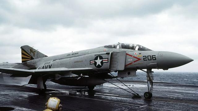 军迷心中“意难平”！F-14“雄猫”战斗机为什么被FA-18取代？