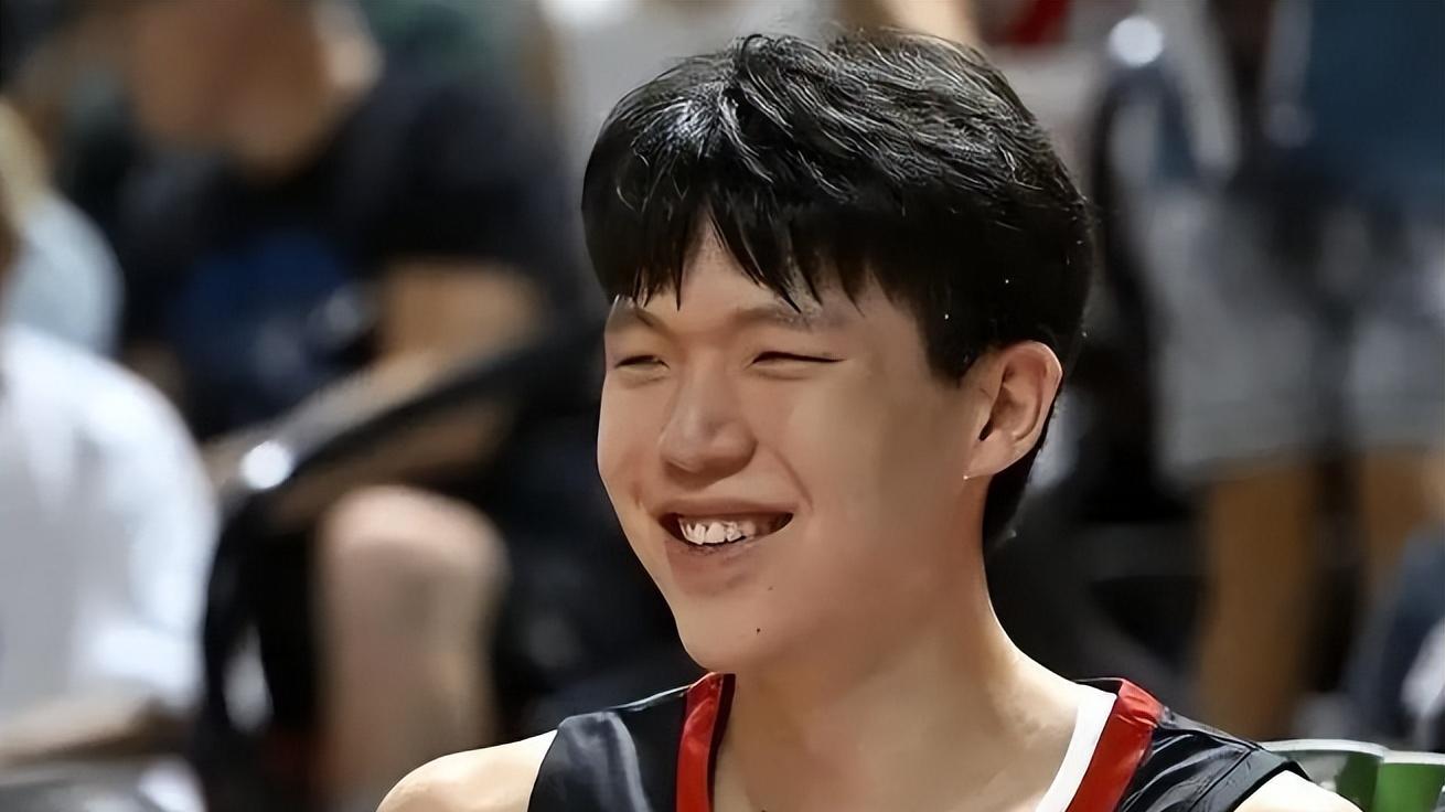 杨瀚森谈NBA首赛季：专注每场训练比赛，未来目标助男篮重返奥运