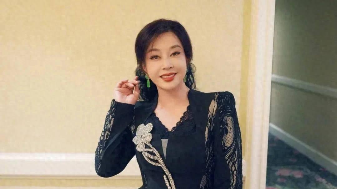 七十又四，风采依旧：刘晓庆，婚姻、生育与人生的坦诚告白