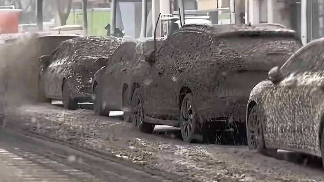 暴雪过后，沈阳路边多了好多“脏脏车”