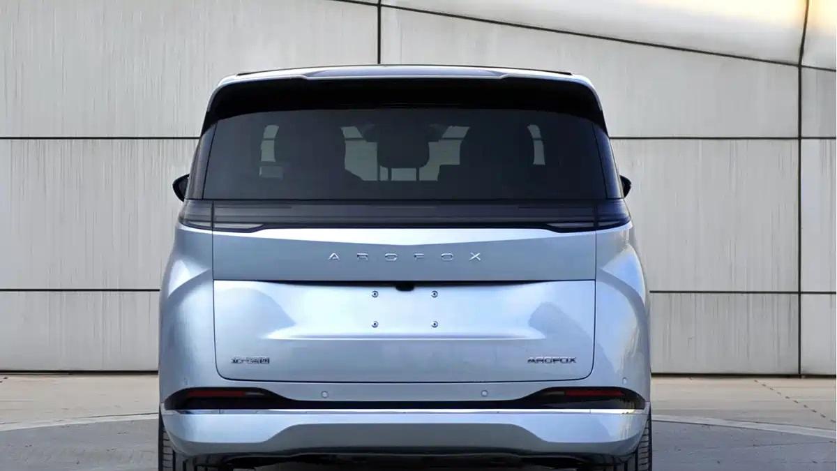 极狐大型MPV申报图曝光，气场很强大