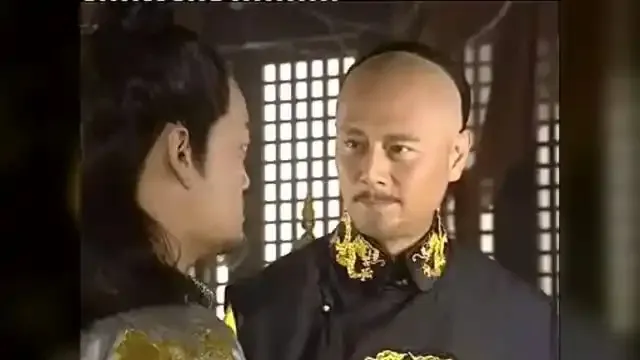 “洪大人，喝点儿鸡汤吧！”一身宫女装扮的庄妃端着参汤来到洪承畴身边，而就是这一晚，洪承畴终于决定归降