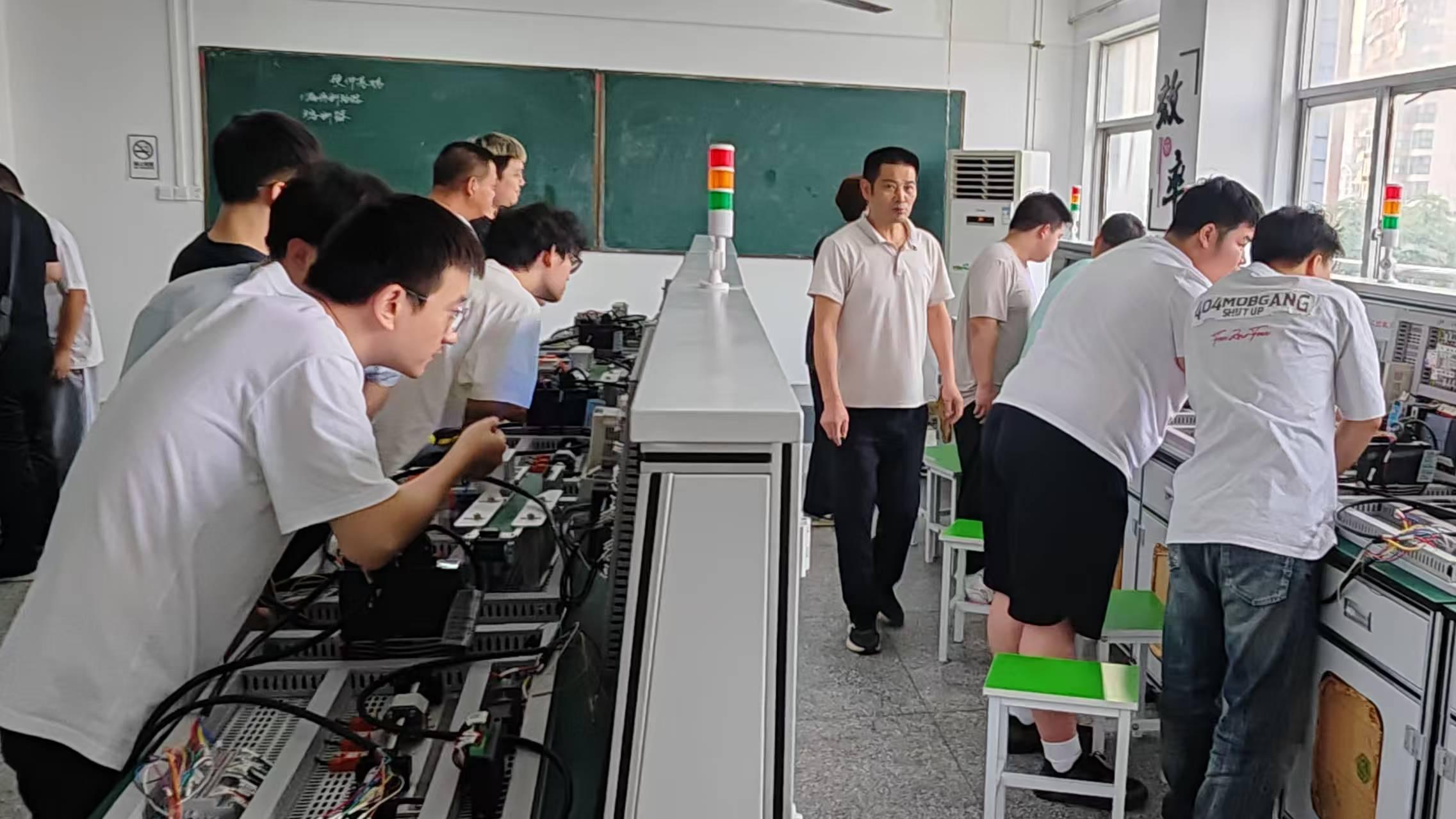 持证上岗保障：武汉电气自动化PLC培训学校认证通过率最高的学校有哪些？