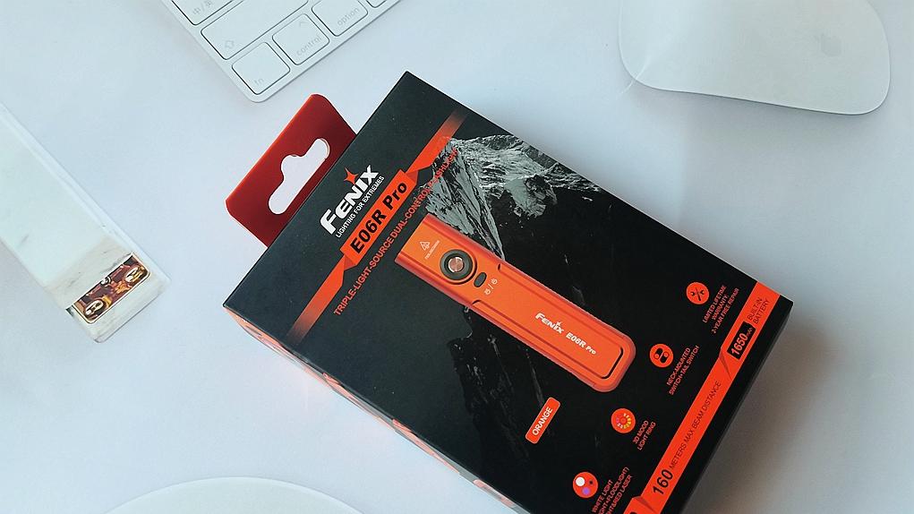 Fenix E06R Pro：三光源+高性能+氛围灯，助力手电新玩法！