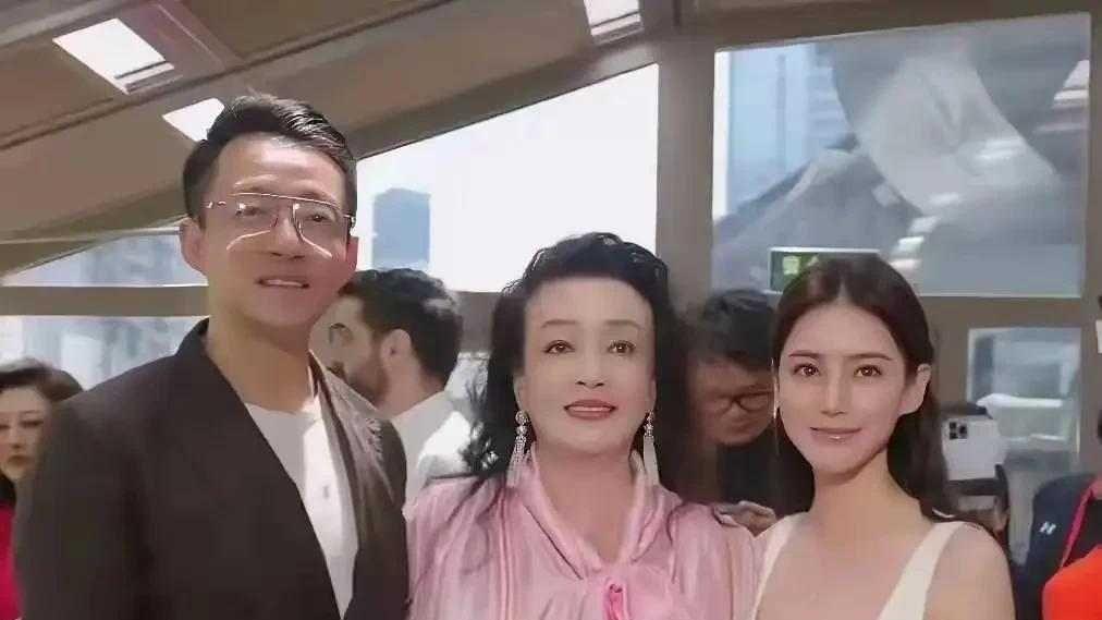 大S遗产分配起纠纷，母亲指责法律不公，孩子继承权成谜