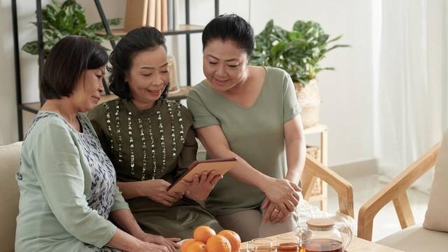 儿子买了新房，我却故意岔开和亲家同时去，亲家一番话让我感动！