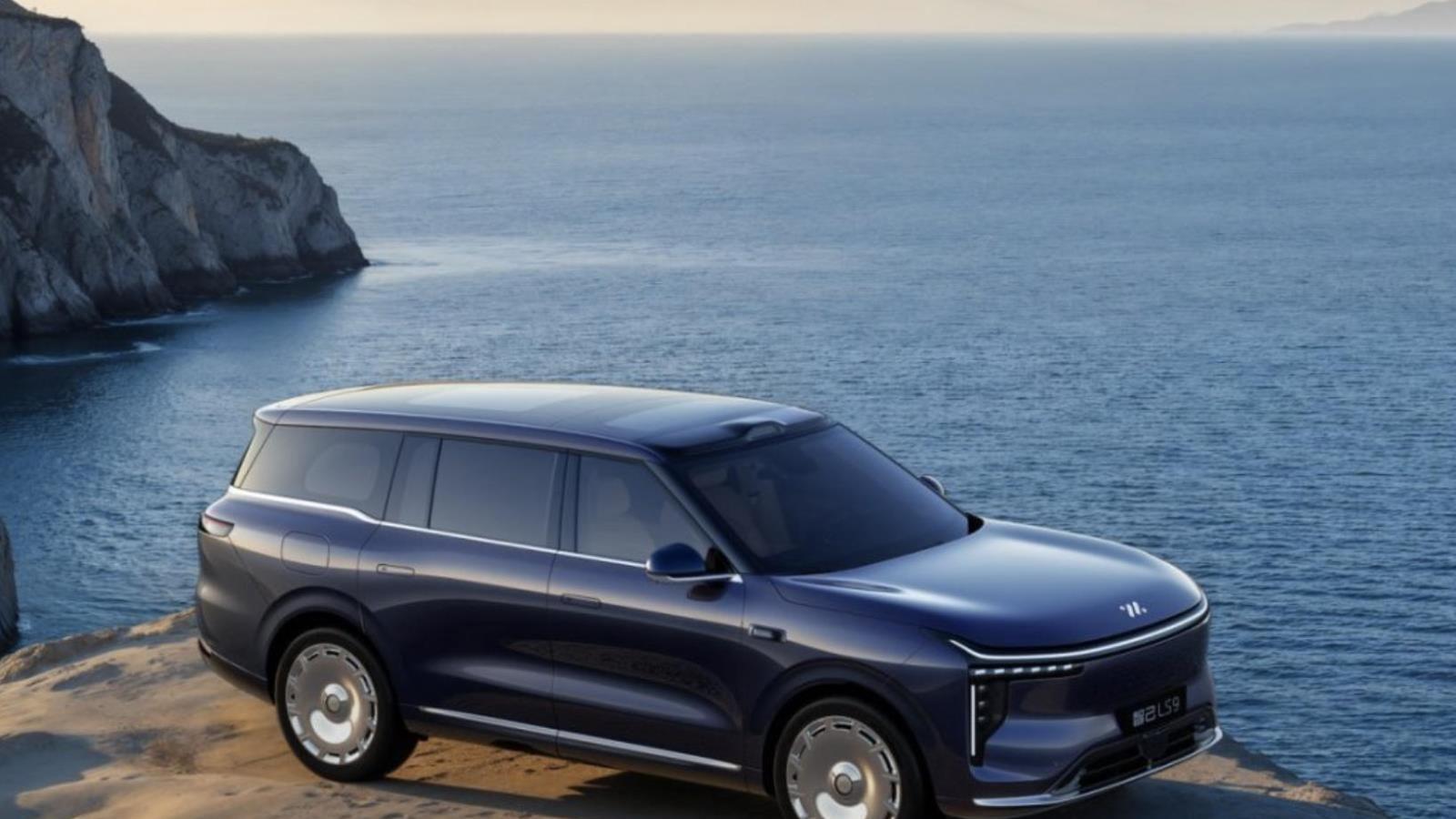 大六座标配四轮转向+空悬 智己LS9上市售32.28万起