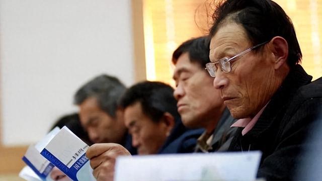 婆婆刚定好AA制，小姑带孩子来过周末，儿媳：大人餐费100小孩50