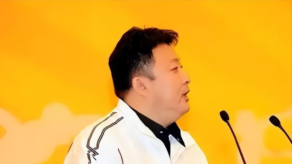 连娶三位徒弟，将奥运冠军变主妇，毁掉队员前途的他能有多离谱