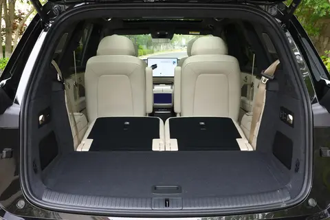 乐道L90 Ultra VS 腾势N8L DM，谁更适合年轻人？