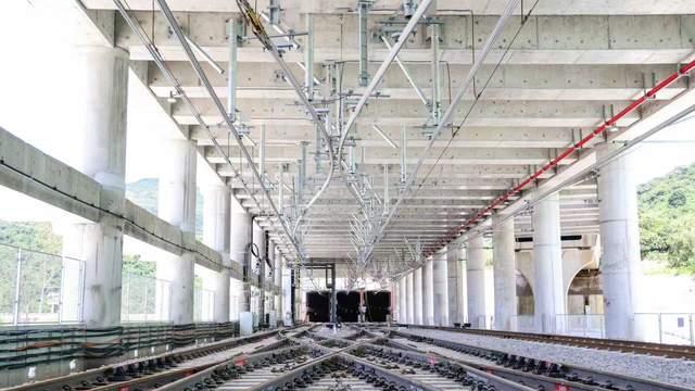 深圳市轨道交通8号线三期工程开通运营