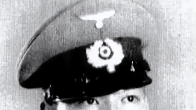 1997年蒋纬国气若游丝，嘱咐小20岁的混血妻子：把我和原配合葬