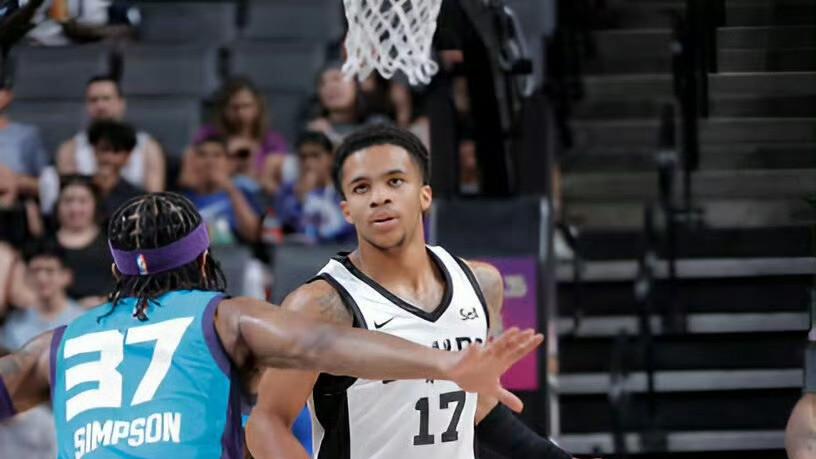 北控男篮一场惨败揪出最大混子，场均6分的小外援 要留着过年吗？