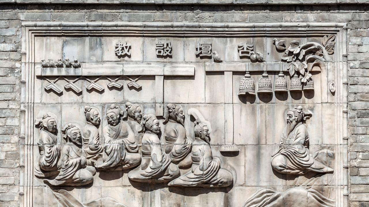 当人民诉求和君主利益冲突，圣人毫不犹豫选择了后者，两例为证