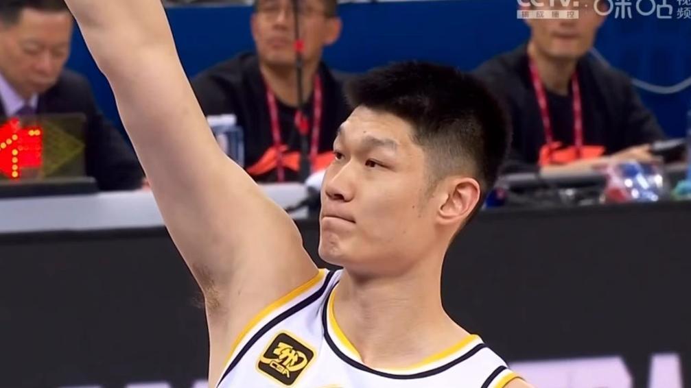 拒绝爆冷！广厦男篮6分险胜，布朗28+6表现全能，胡金秋高效25+7