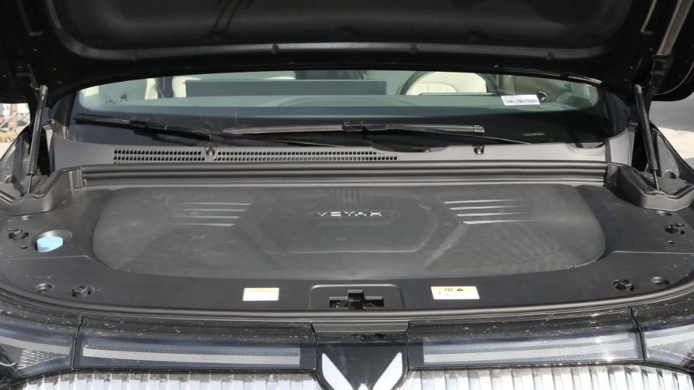 车长5315mm，定位中大型MPV，全新岚图梦想家PHEV带劲不？