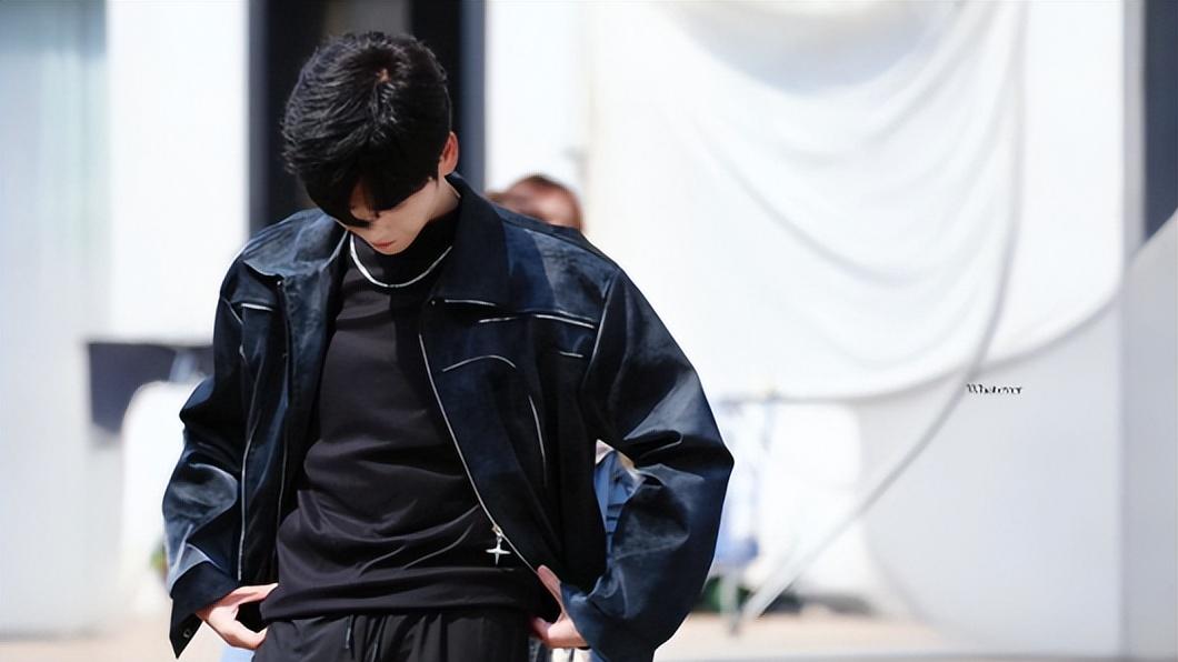 2025年末爆款短剧，深扒男主王奕然，成长经历故事多