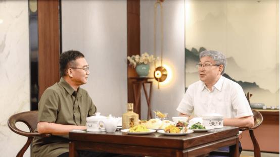 尹同跃：从“跳长江”到“闯五洲”