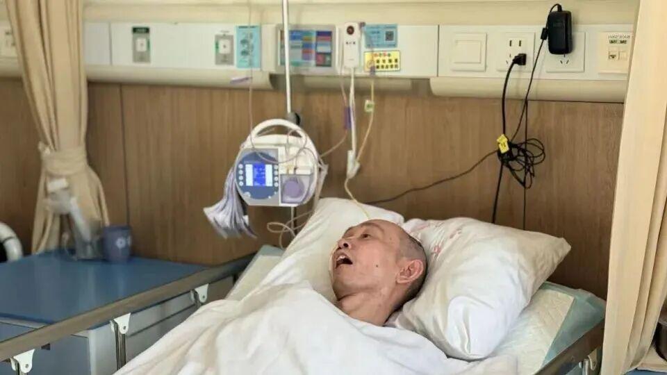 躺在医院11号病床，七年半的“无名”先生，他是谁的儿子，谁的父亲，谁的丈夫，他究竟是谁