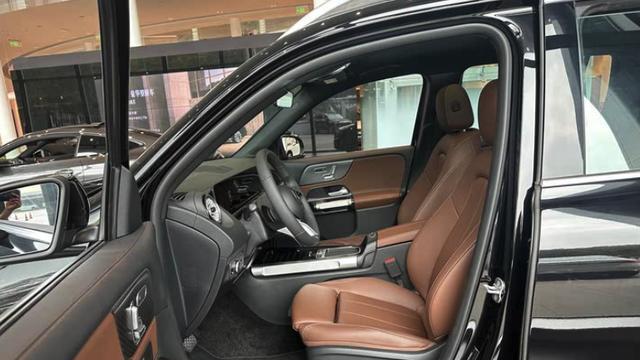 奔驰GLB价格下探至17.69万，德系豪华SUV新选择，途观L面临强劲对手