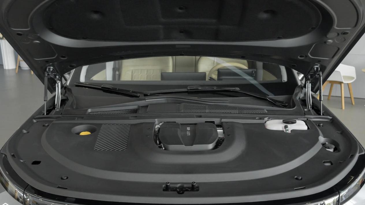 奇瑞旗舰SUV来袭，车长近5米，480马力+空气悬挂，一箱油跑1518km